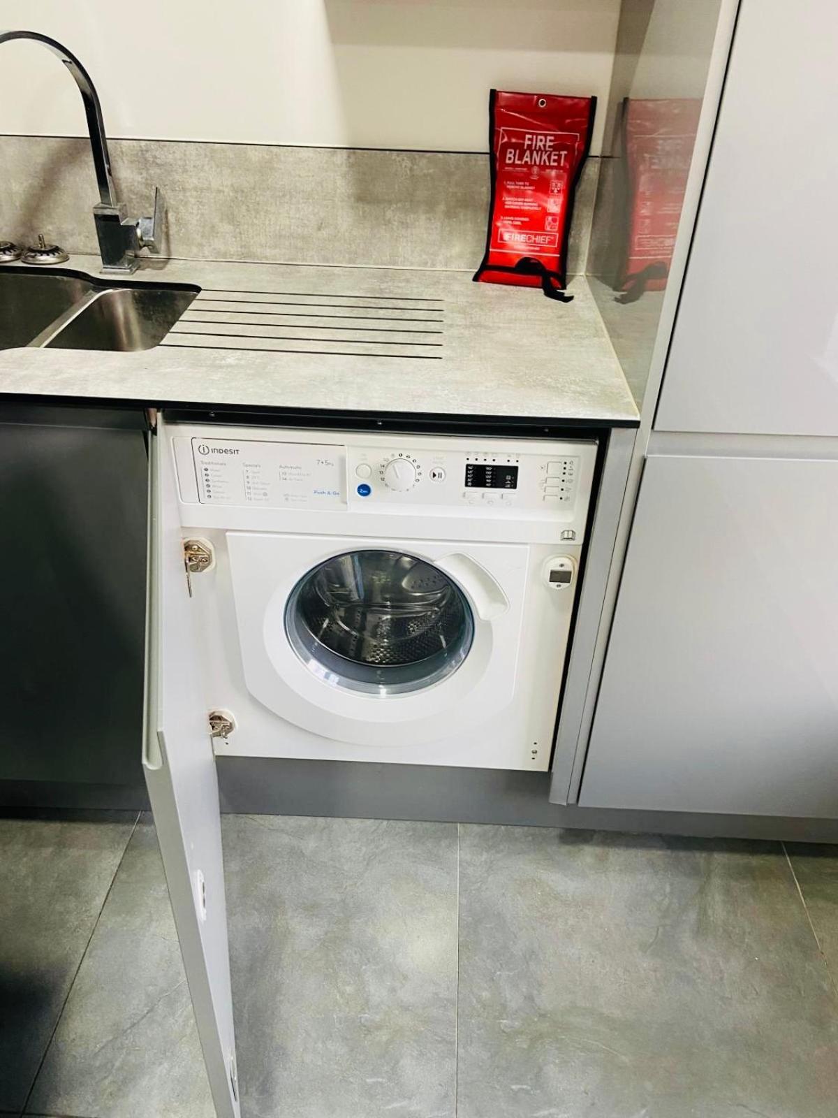 Modern Flat With Free Parking Close To Birmingham Centre Eksteriør billede